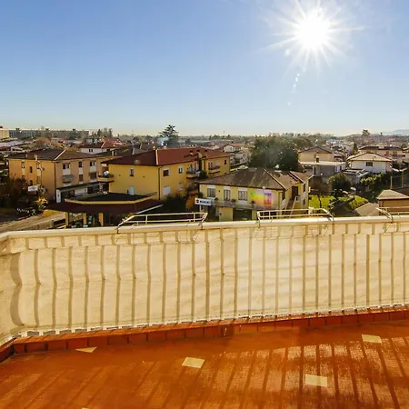 Panoramic Red House Near Padova Сельваццано-Дентро